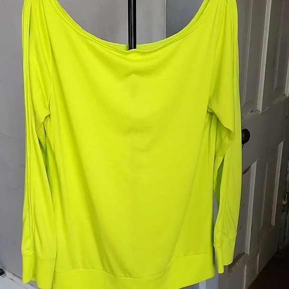 Zumba Neon Yellow Graphic Sweatshirt Size Large - Picture 7 of 7